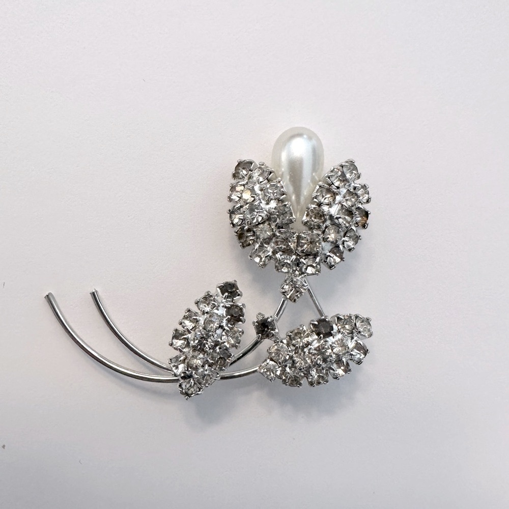VTG Silver Brooch Pin and w/Pearl  Flower, Small Rhinestones & 4 Sapphires
